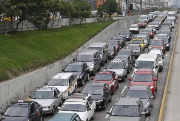 Congestión vehicular en Lima causas y consecuencias