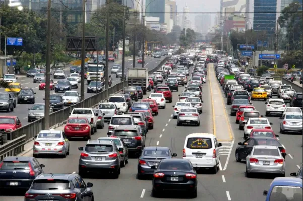 ¿Cómo afecta la congestión vehicular al transporte y a los conductores?