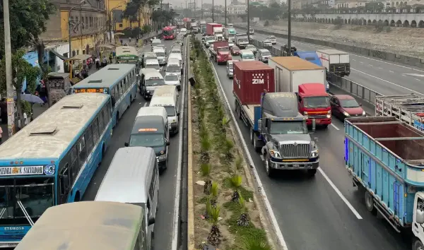 ¿Cuáles son las principales causas de la congestión vehicular en Lima?