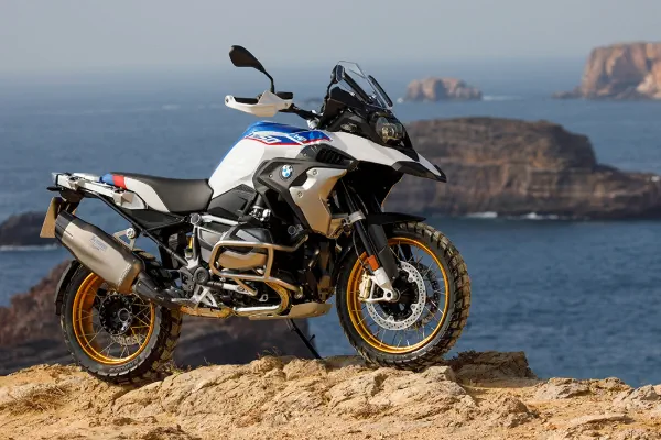 ¿Qué debes considerar antes de comprar una moto?